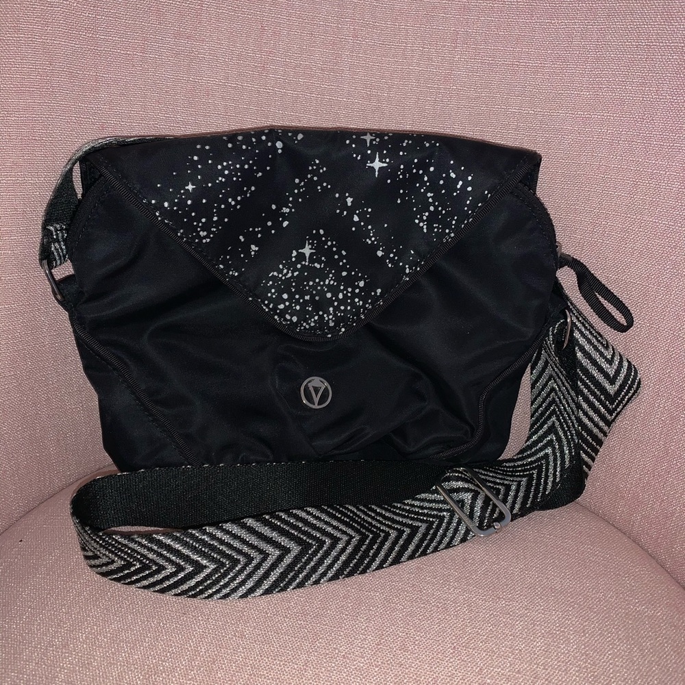 Ivivva crossbody bag